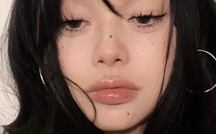 办公室扒开奶罩揉吮奶头A片口述